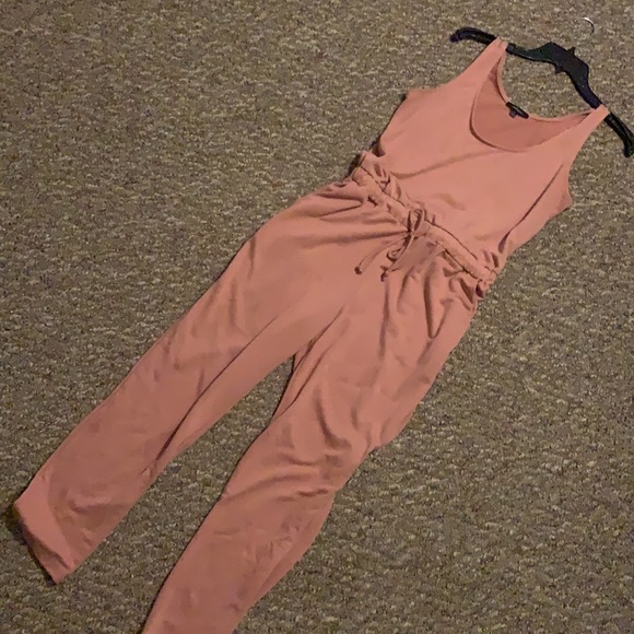Mauve sleeveless jumpsuit - Picture 2 of 5